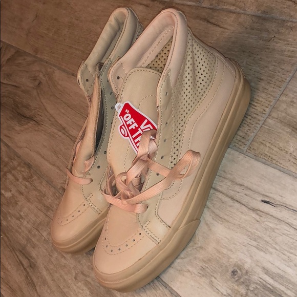 Vans - Picture 2 of 2